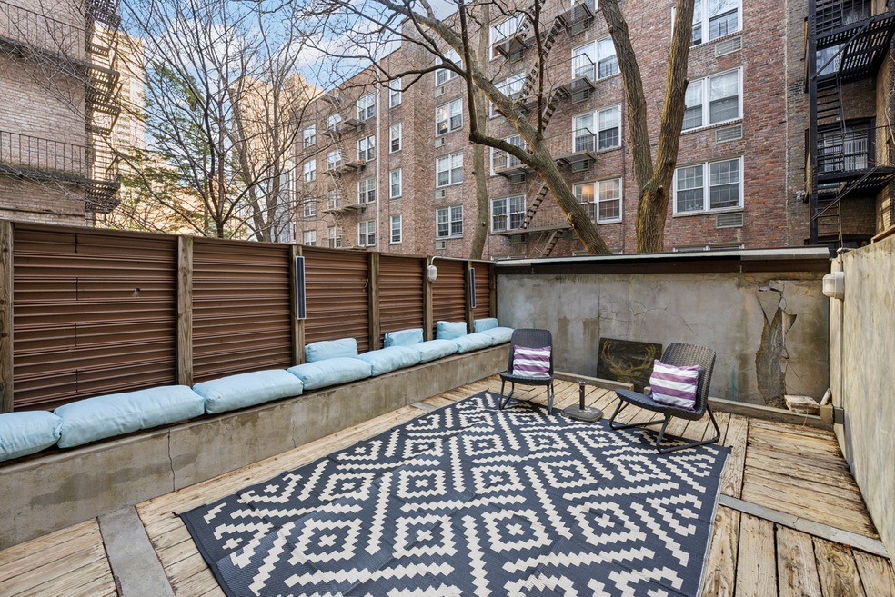 529 E 88th St unit 1D, New York, NY 10128 - photo 1