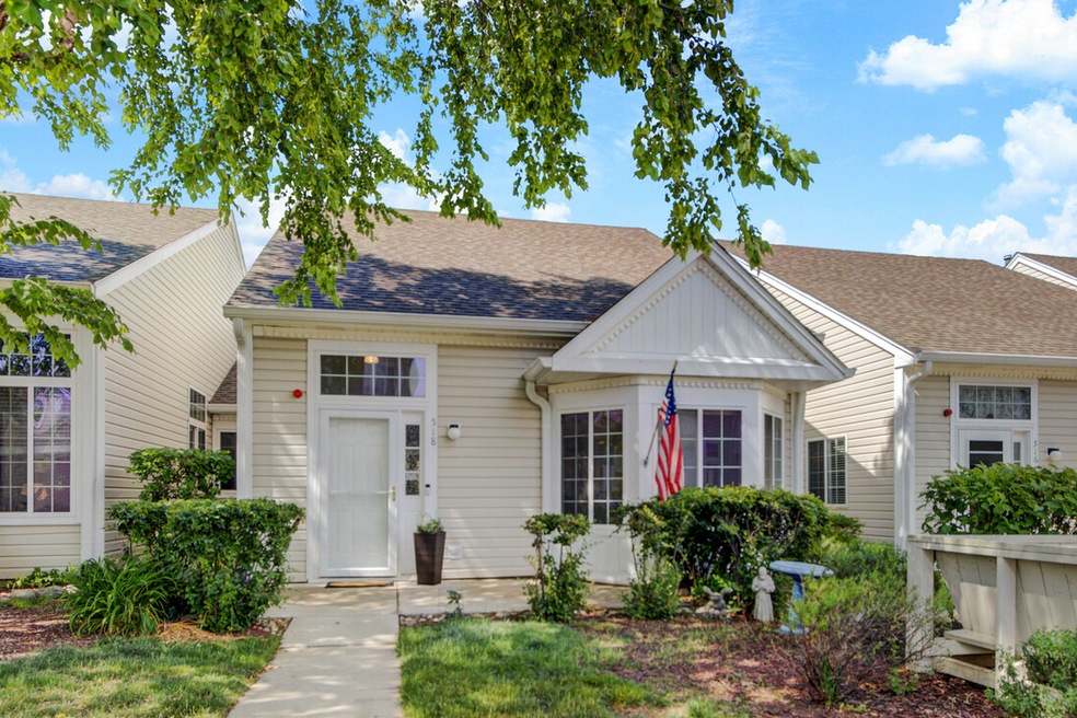 Welcome to 518 E. Victoria Circle