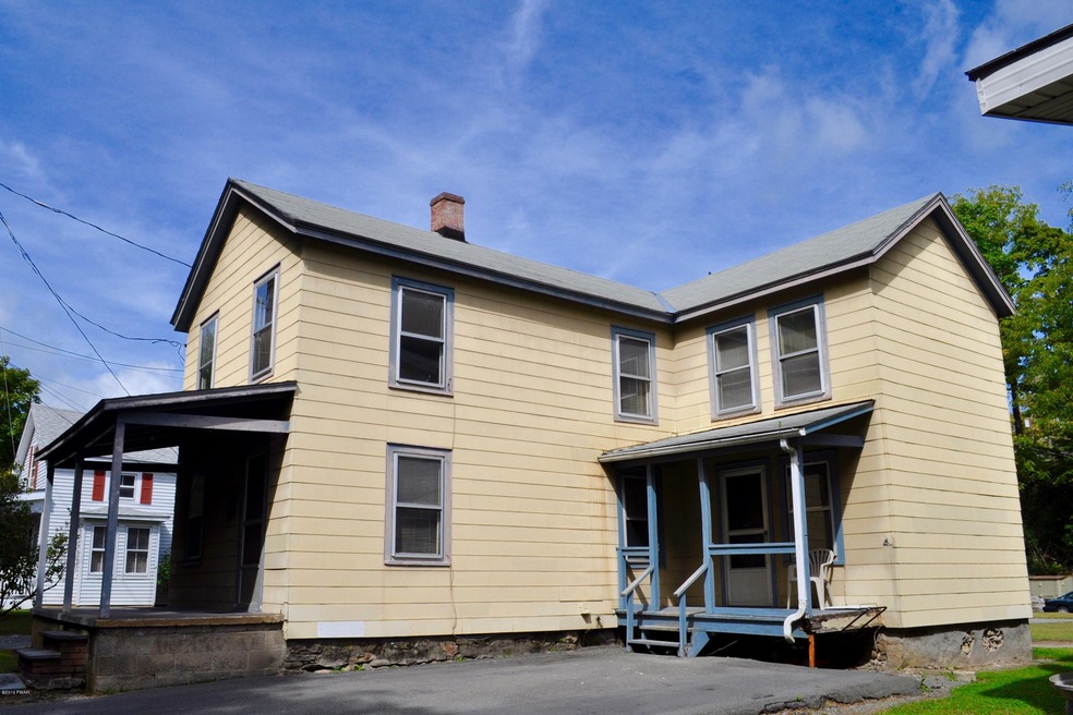 115 Sawkill Ave, Milford, PA 18337 - photo 1