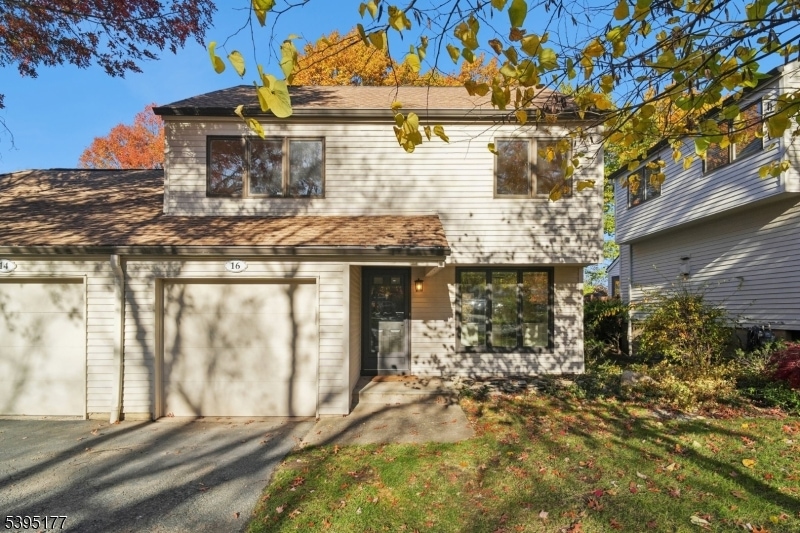 16 Minnisink Dr, Roseland, NJ 07068 - photo 1