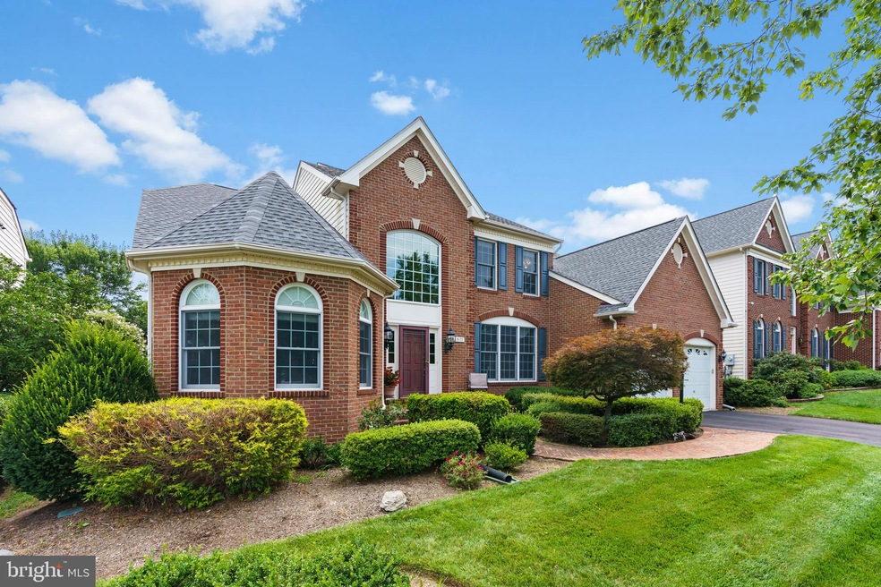 43177 Valiant Dr, Chantilly, VA 20152 - photo 1