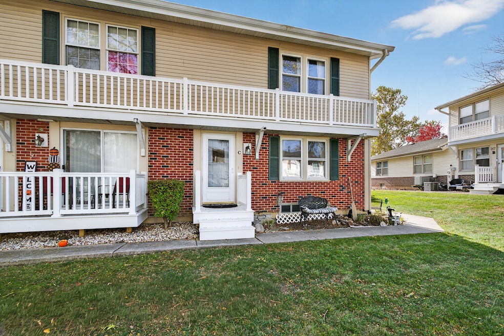 203 College Dr unit C, Bloomingdale, IL 60108 - photo 1