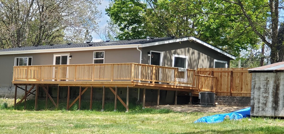 2766 Russell Rd, Merlin, OR 97532 - photo 1