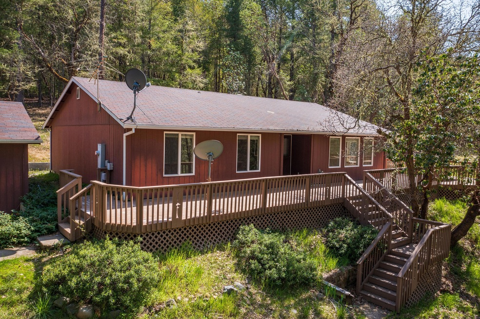 2850 E Evans Creek Rd, Rogue River, OR 97537 - photo 1