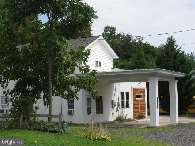 11951 APT C Lee Hwy, Sperryville, VA 22740 - photo 1