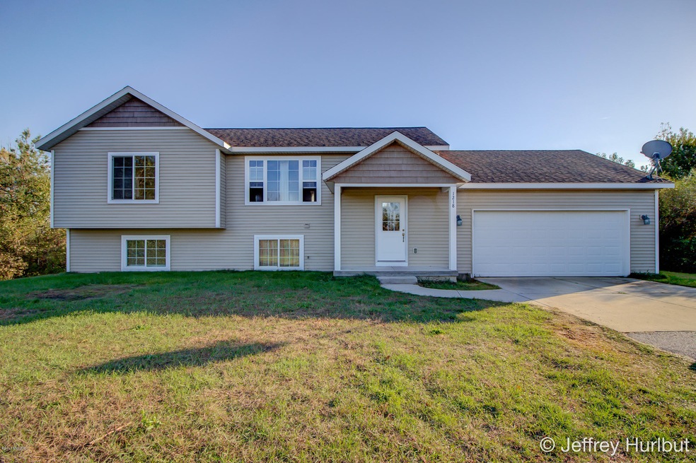 1218 Canter Dr, Wayland, MI 49348 - photo 1