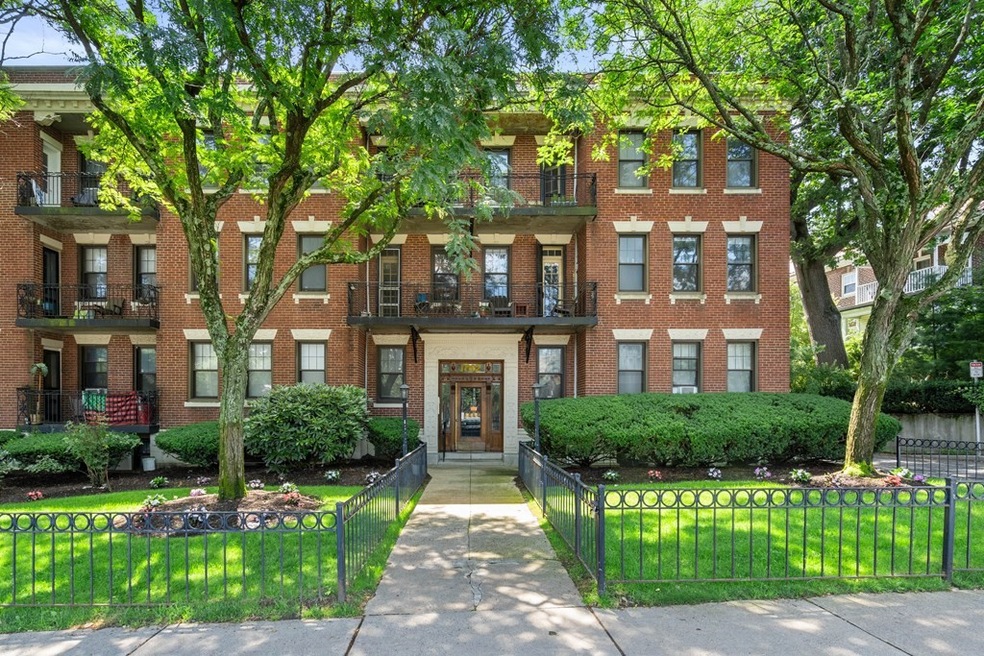 1762 Commonwealth Ave unit 9, Brighton, MA 02135 - photo 1