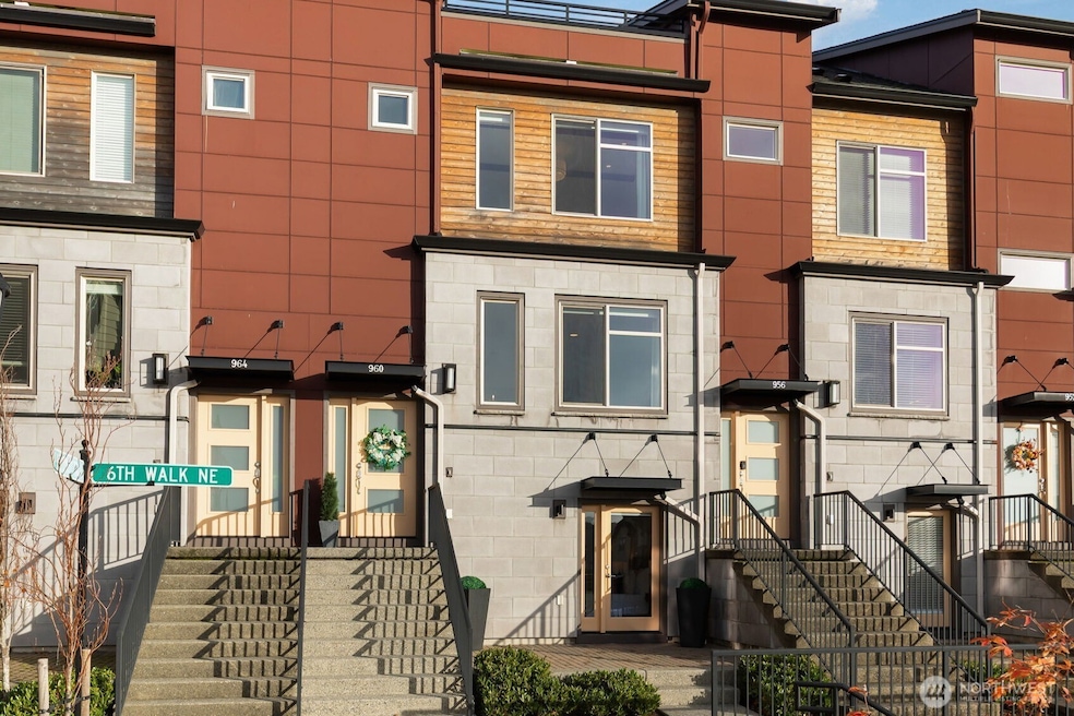 960 6th Walk NE, Issaquah, WA 98029 - photo 1