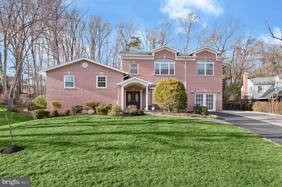 11514 Karen Dr, Potomac, MD 20854 - photo 1