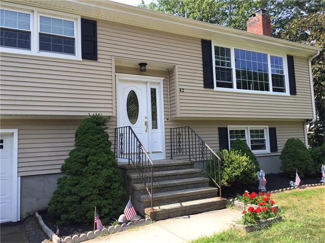 42 Belleview Dr, Derby, CT 06418 - photo 1