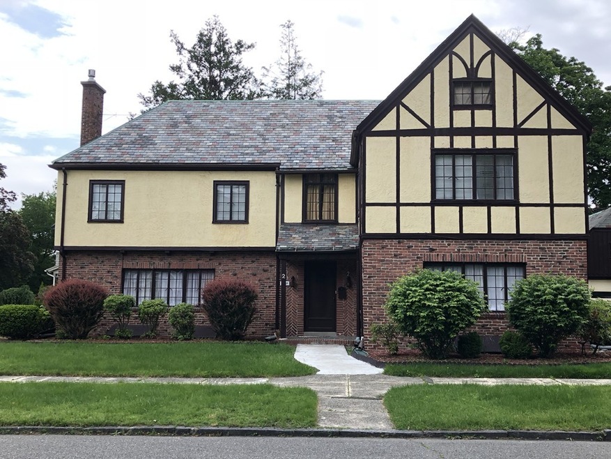 2 Washington Rd, Springfield, MA 01108 - photo 1