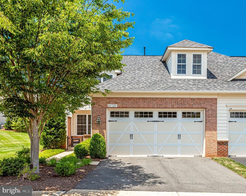 44320 Mchenry Square, Ashburn, VA 20147 - photo 1
