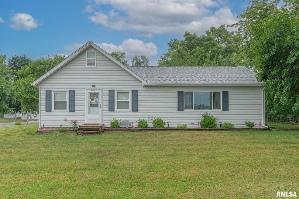 5029 N Pine St, Davenport, IA 52806 - photo 1