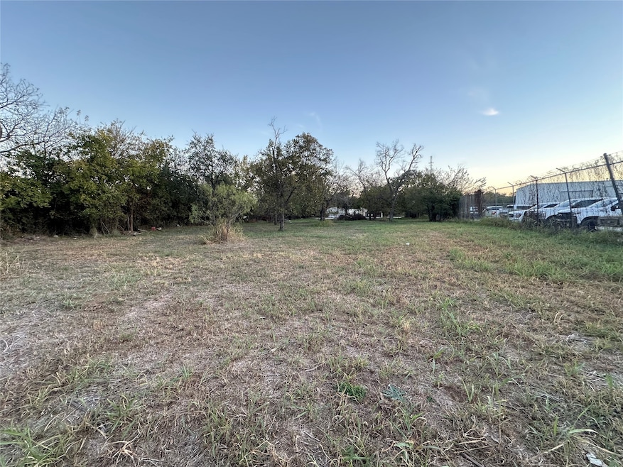 TBD E Oak Ave, Comanche, TX 76442 - photo 1
