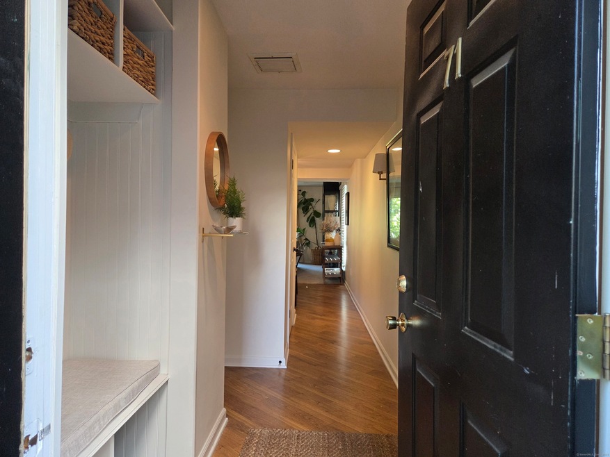 71 Highland Rd unit 71, Stamford, CT 06902 - photo 1