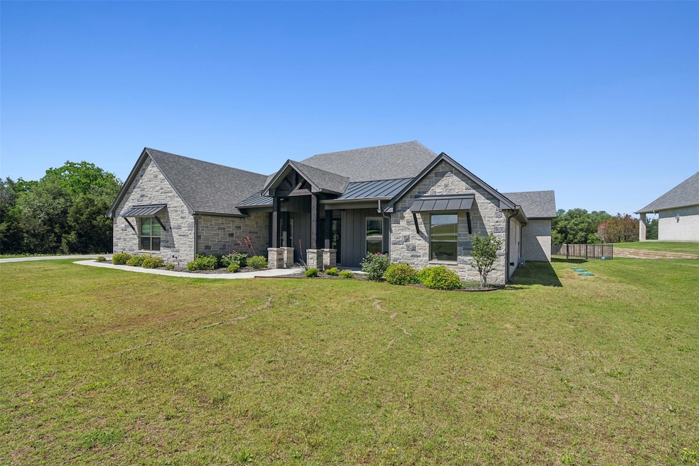 133 Helton, Granbury, TX 76049 - photo 1