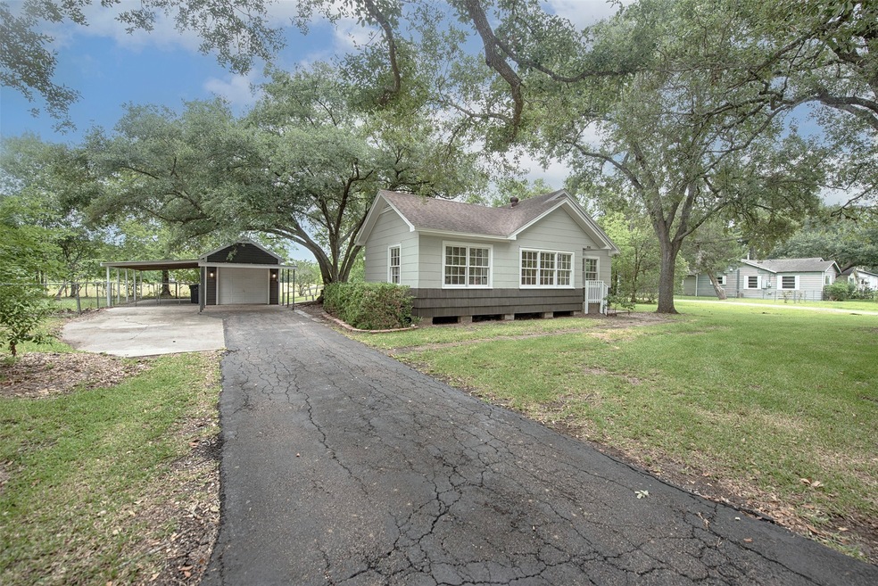 1414 Fairview Dr, Alvin, TX 77511 - photo 1