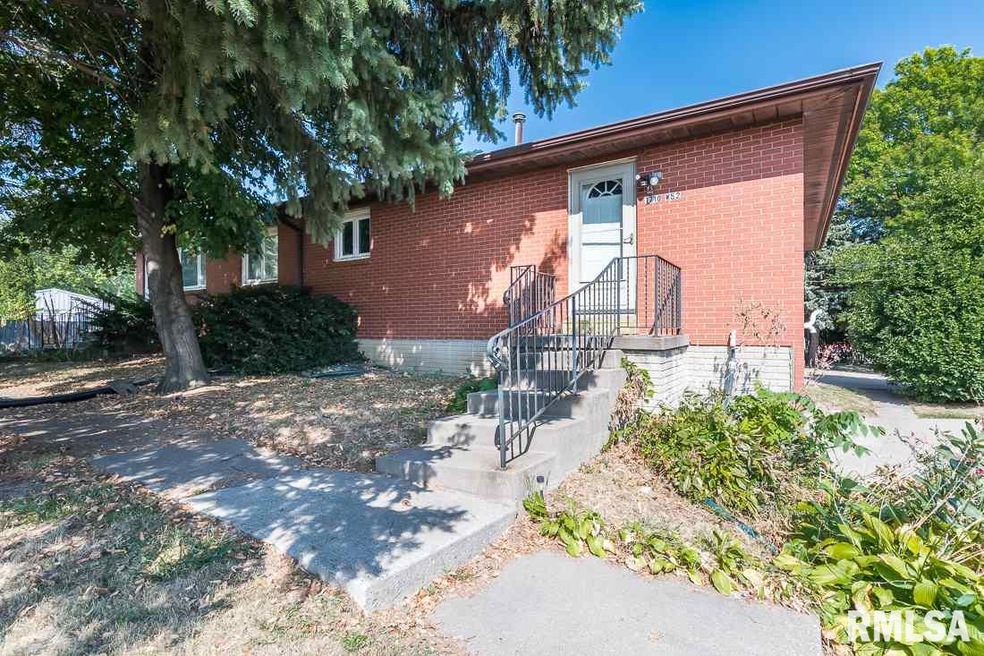 1710 W 52nd St, Davenport, IA 52806 - photo 1