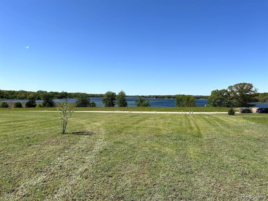 LOT VIEW TO THE LAKE