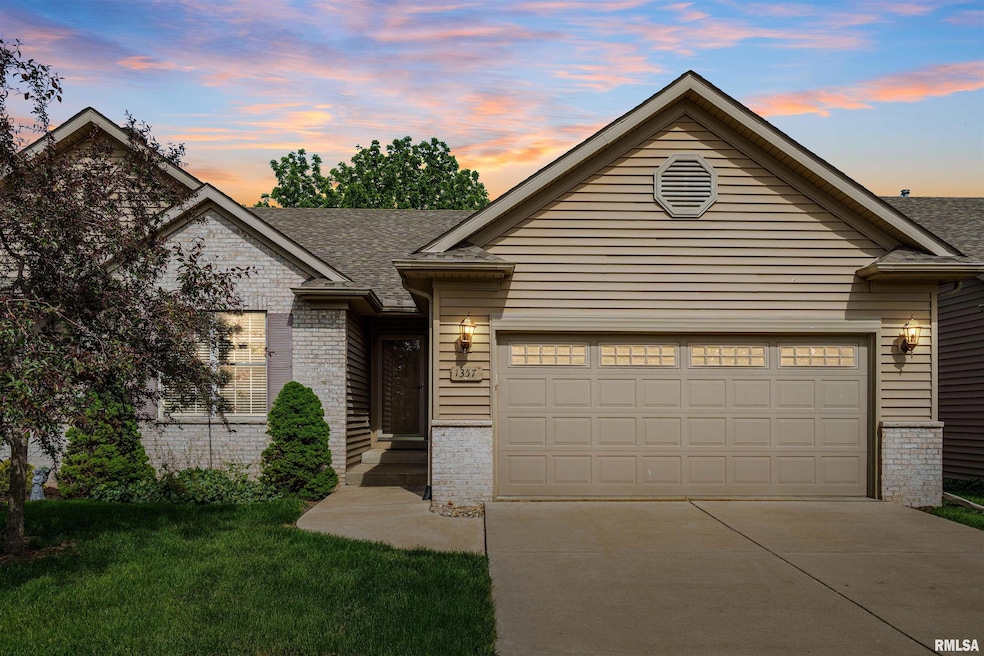 1357 Pinnacle Pines Ct, Bettendorf, IA 52722 - photo 1