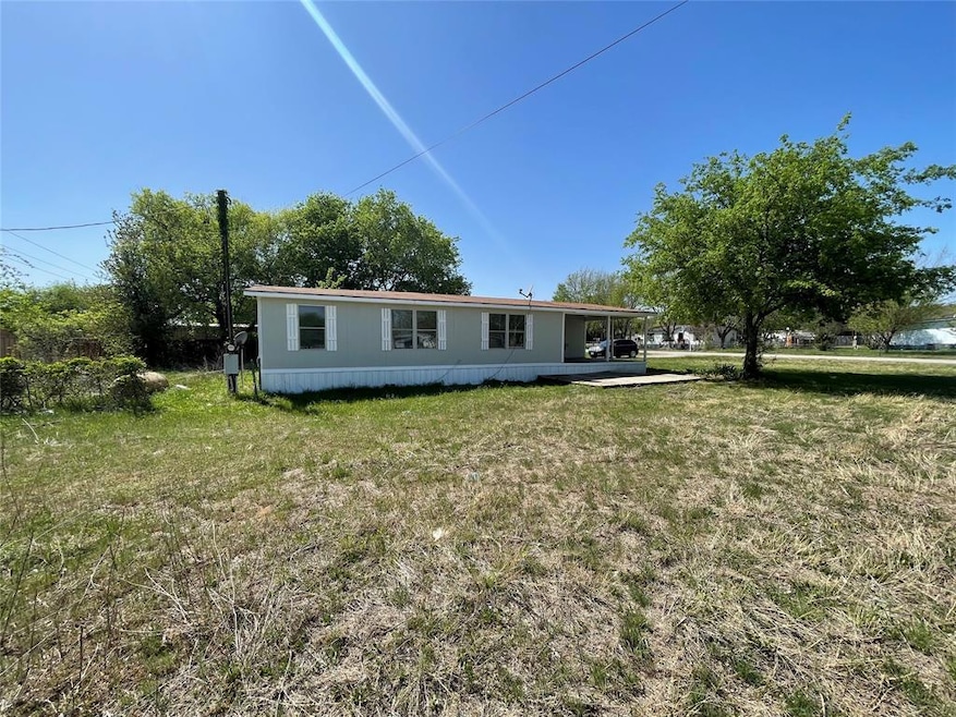 101 W Sandy Lee Ln, Weatherford, TX 76085 - photo 1