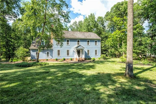 Lovely Traditional home in desirable Salisbury!
