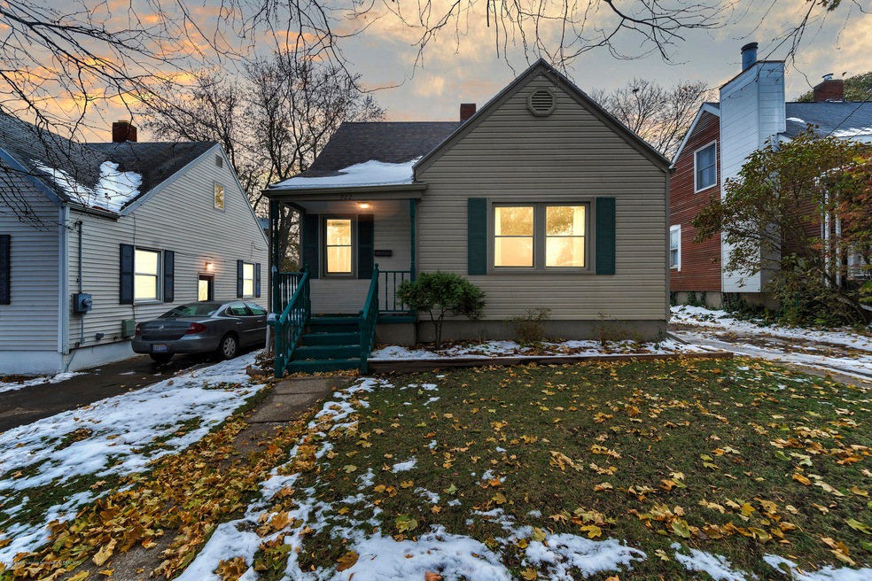 922 N Jenison