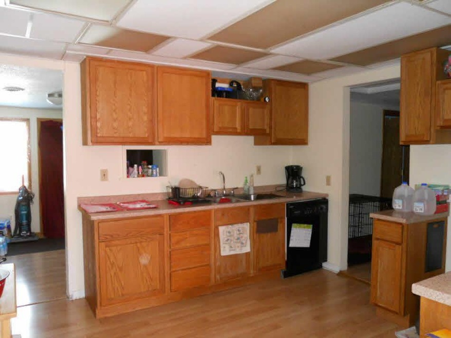 4726 Isabella St, Midland, MI 48640 - photo 1