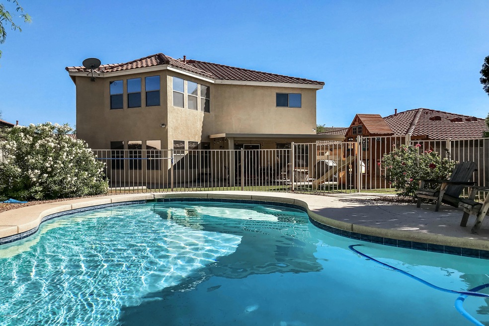 4044 E Ro-027-47-E Row0277-MLS_Size
