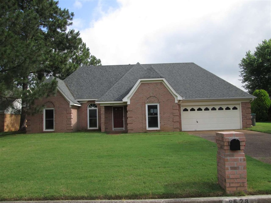 Great Curb Appeal!