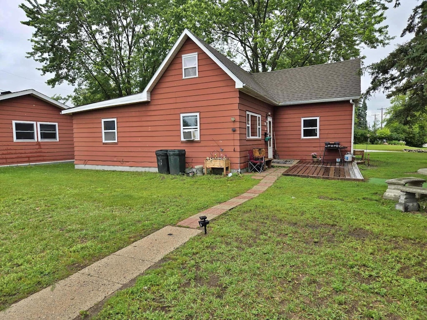 607 & 607 1/2 Riverside Ave, Park Rapids, MN 56470 - photo 1