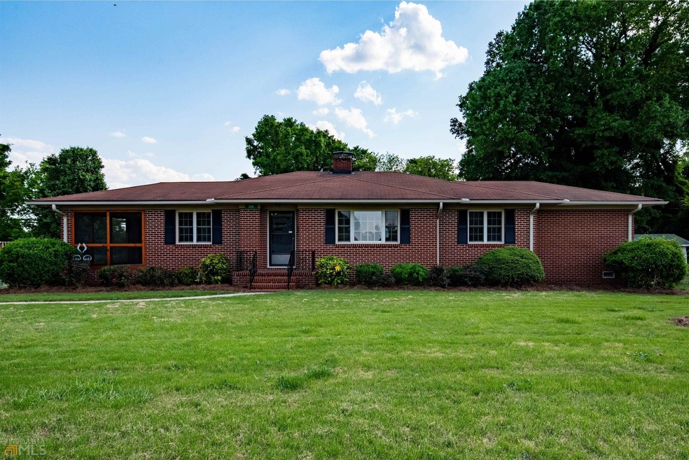 235 W Tate St, Elberton, GA 30635 - photo 1