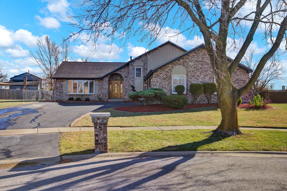 18621 Neal Cir, Country Club Hills, IL 60478 - photo 1