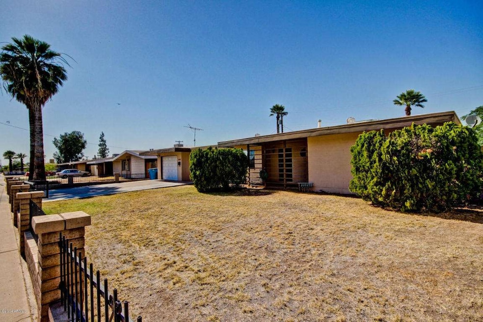 5532 W Highland Ave, Phoenix, AZ 85031 - photo 1