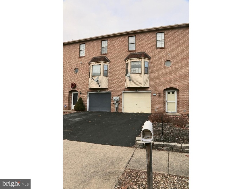 2567 Madison Ave, Bethlehem, PA 18017 - photo 1
