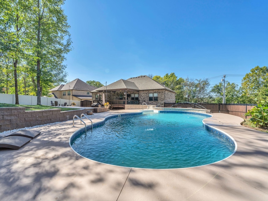 1885 Basham Ln, Clarksville, TN 37043 - photo 1