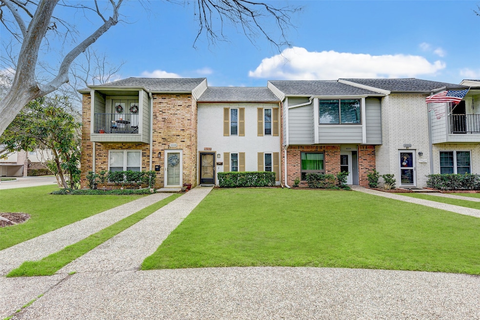 10302 Longmont Dr unit 42/2, Houston, TX 77042 - photo 1