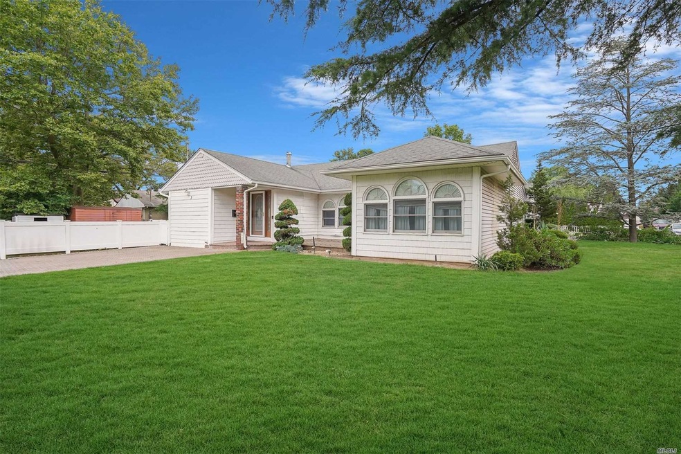 3 Rosedale Rd, Valley Stream, NY 11581 - photo 1