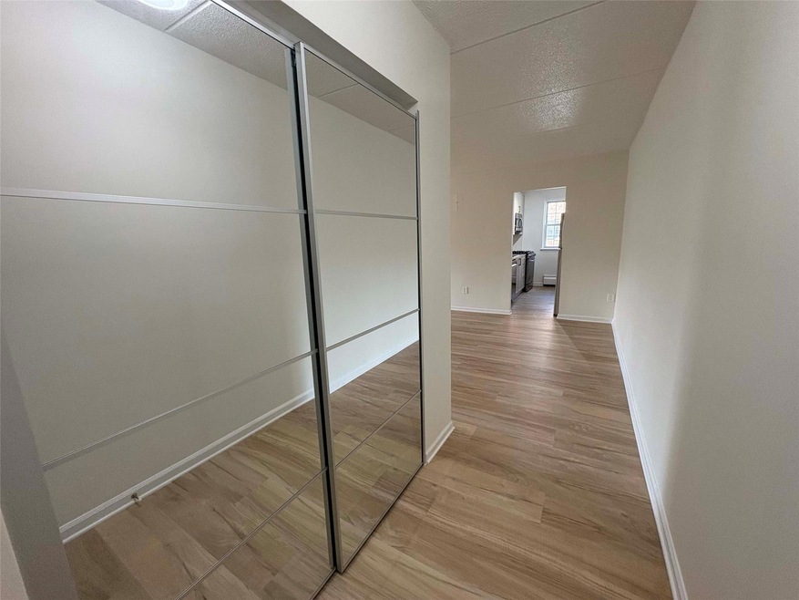 Entry Foyer w/ large closet