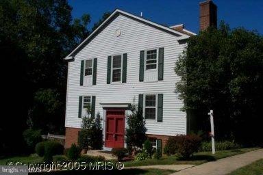 8050 Sleepy View Ln, Springfield, VA 22153 - photo 1