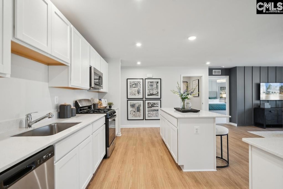 323 Pulman Dr, Hopkins, SC 29061 - photo 1