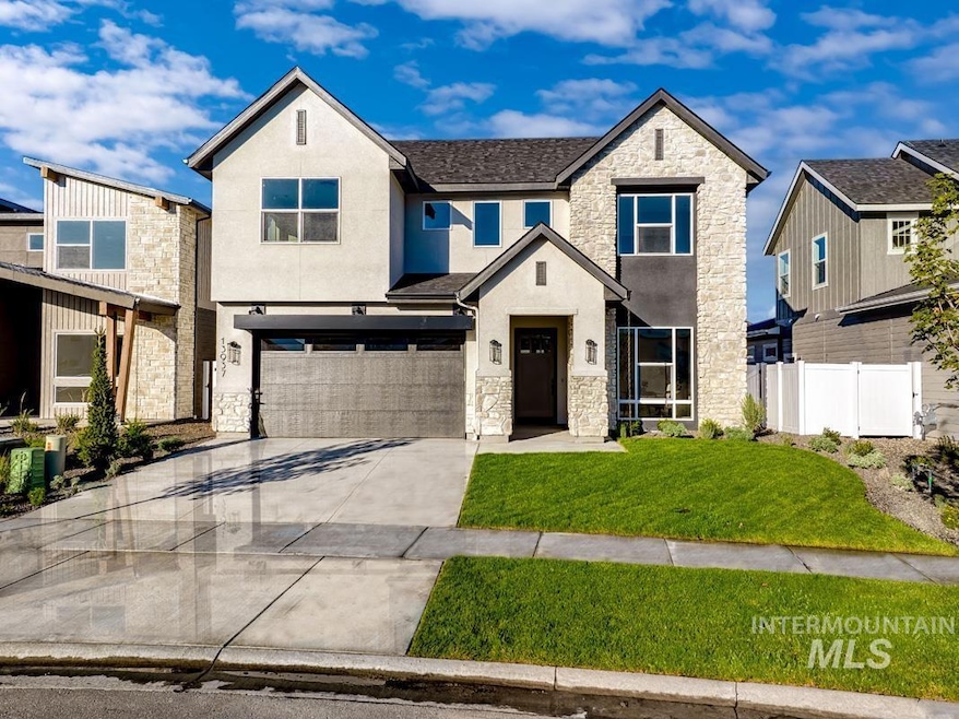 For Sale $921,714 • Co-Listing Agent