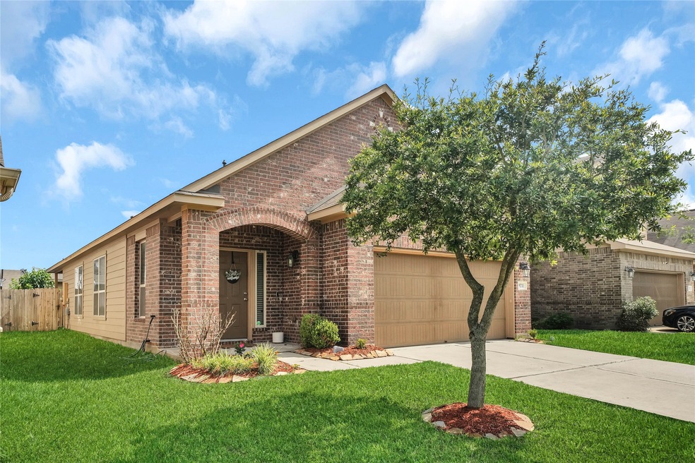 9211 Fuqua Breeze Dr, Houston, TX 77075 - photo 1