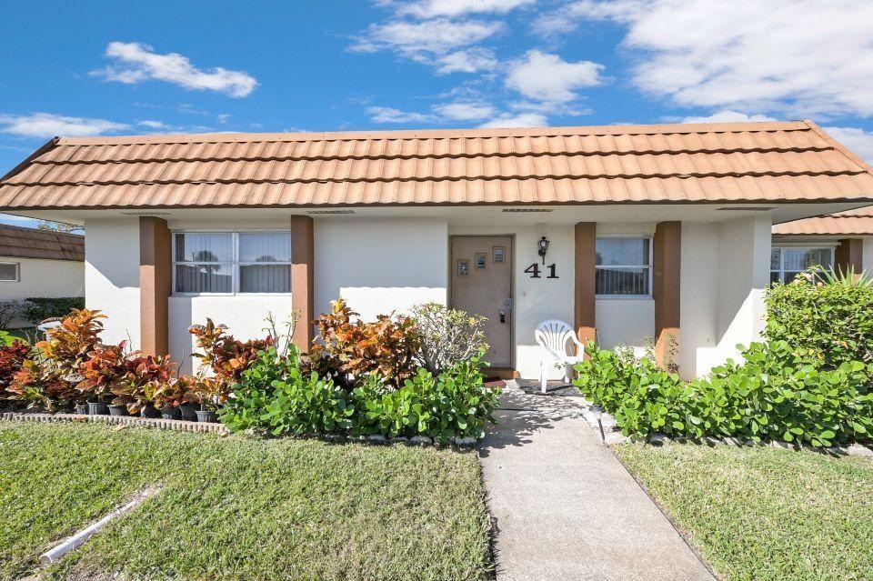 5730 Fernley Dr E unit 410, West Palm Beach, FL 33415 - photo 1