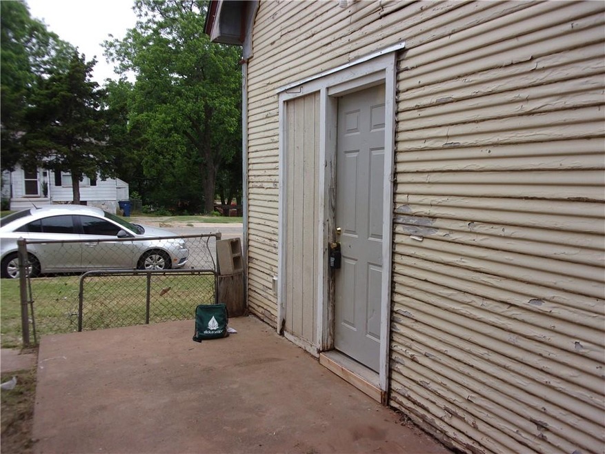 504 N Wentz St, Guthrie, OK 73044 - photo 1