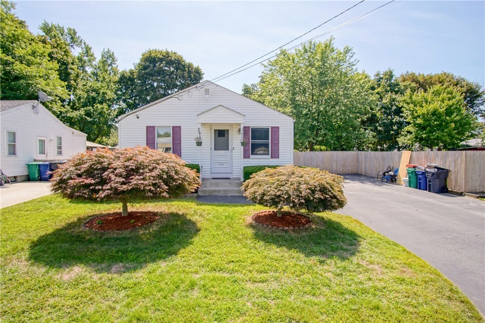 86 Falcon Ave, Warwick, RI 02888 - photo 1