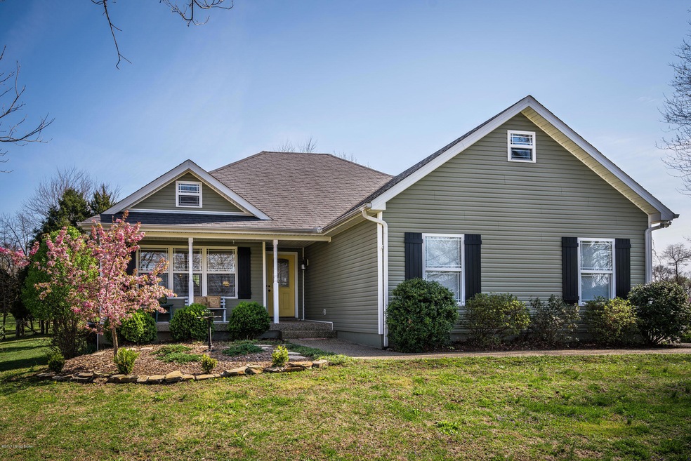 5914 E Manslick Rd, Louisville, KY 40219 - photo 1