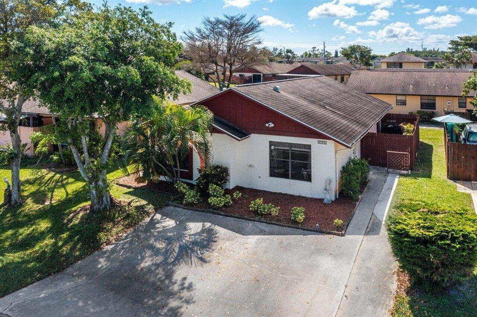 5356 Mendoza St, West Palm Beach, FL 33415 - photo 1