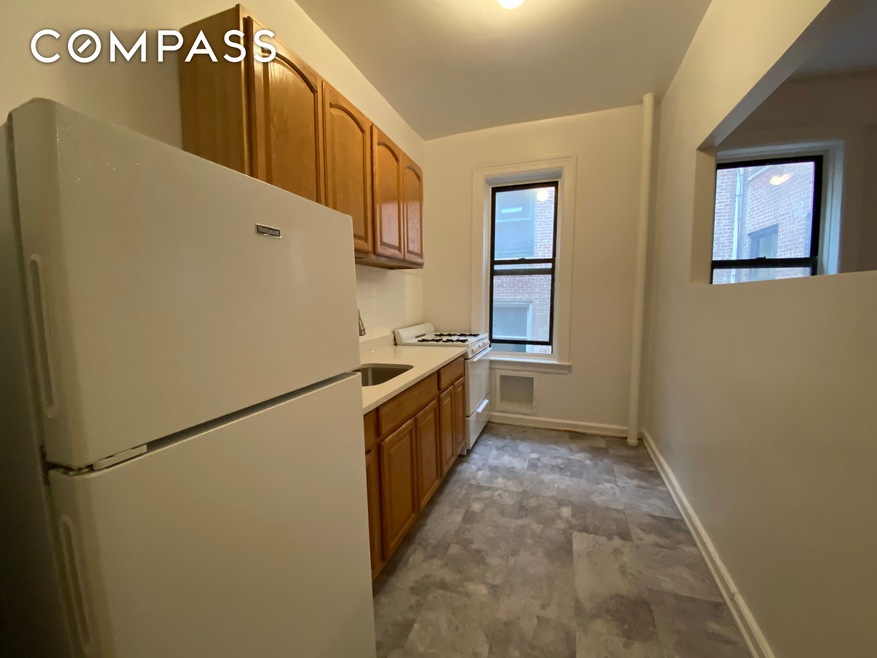 28-23 42nd St unit B-3, Astoria, NY 11103 - photo 1