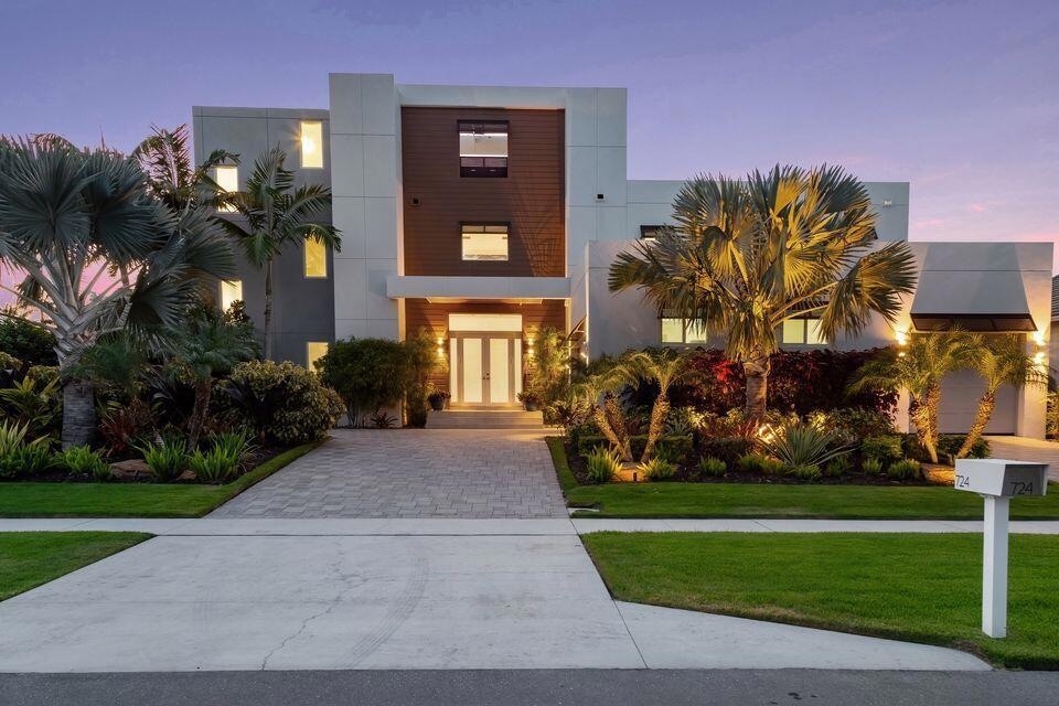 Front shot- Plantation